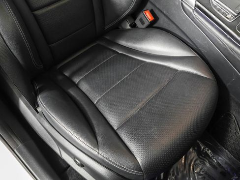 Used 2020 Mercedes-Benz GLC 300 4MATIC image 45