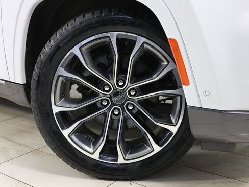 Used 2022 Jeep Grand Wagoneer Series III w/ Rear Seat Video Group 1 image 15