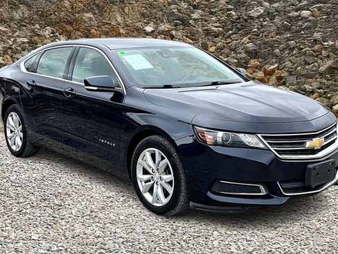 Used 2017 Chevrolet Impala LT w/ Convenience Package image 10