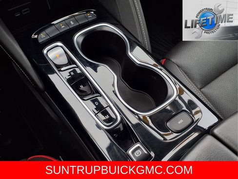 Used 2022 Buick Envision Essence w/ Sport Touring Package image 16