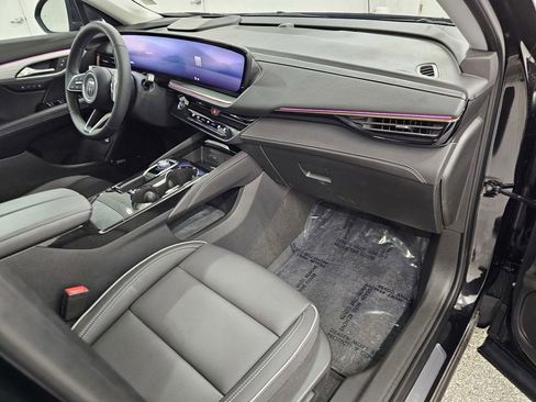 Used 2025 Buick Envision Avenir AWD/4WD image 12