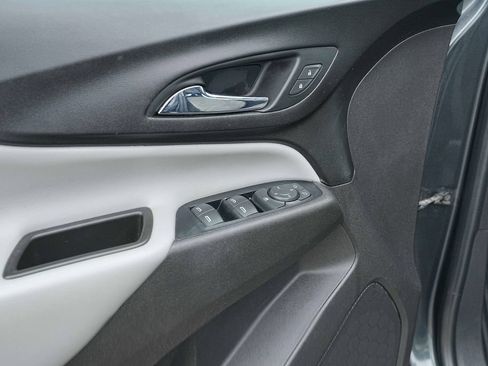 Used 2019 Chevrolet Equinox LS FWD image 21