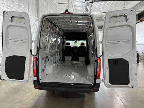New 2025 Mercedes-Benz Sprinter 2500 image 17