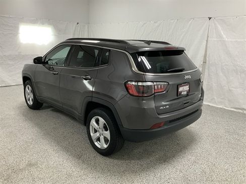 Used 2021 Jeep Compass Latitude image 3
