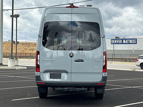 Used 2024 Mercedes-Benz Sprinter 2500 image 4