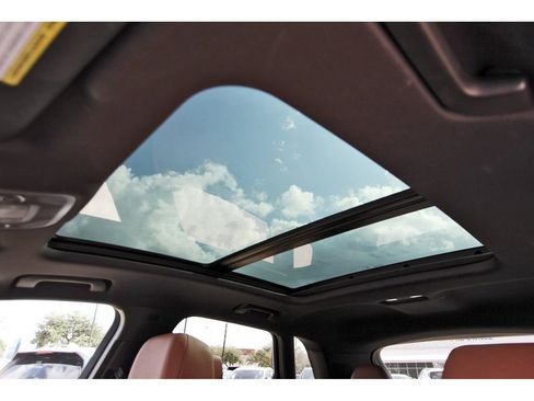 Used 2025 Audi Q3 2.0T Premium image 30