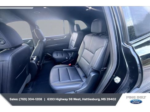 Used 2025 GMC Acadia Elevation w/ Elevation Premium Package FWD image 19