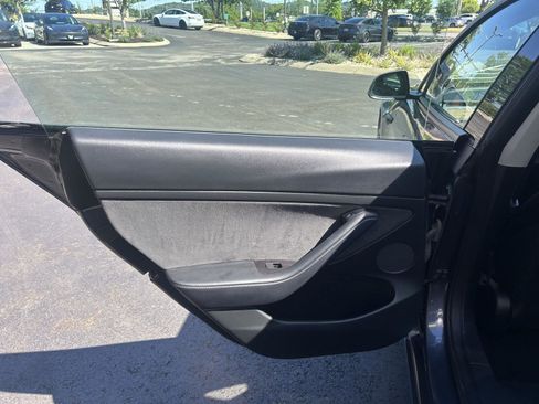 Used 2022 Tesla Model 3 RWD image 17