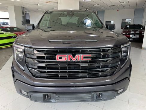 Used 2022 GMC Sierra 1500 Elevation image 2