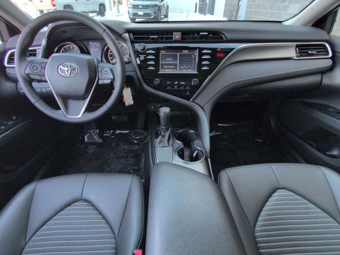 Used 2018 Toyota Camry L image 16