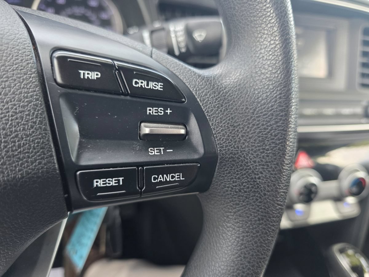 Used 2019 Hyundai Elantra SE w/ Cargo Package FWD image 31
