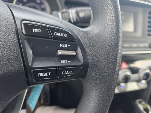 Used 2019 Hyundai Elantra SE w/ Cargo Package image 31