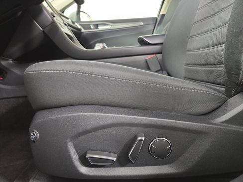 Used 2020 Ford Fusion SE image 29