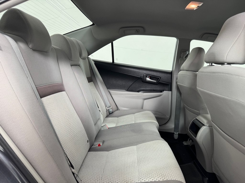 Used 2014 Toyota Camry LE FWD image 19