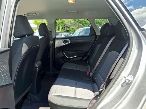 Used 2025 Kia Soul LX w/ LX Technology Package FWD image 10