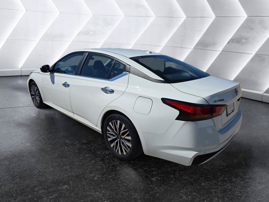 Used 2025 Nissan Altima 2.5 SV FWD image 7