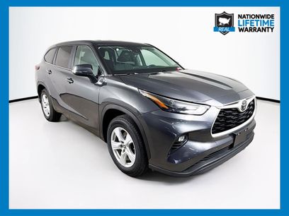 Used 2023 Toyota Highlander LE