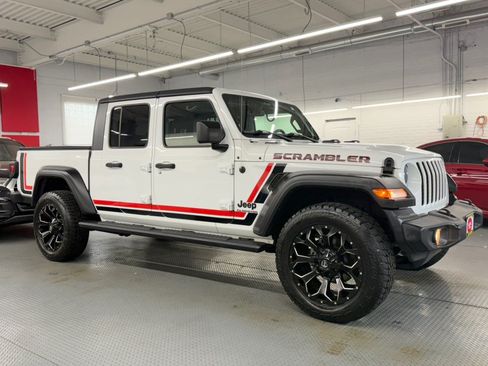 Used 2020 Jeep Gladiator Sport w/ Quick Order Package 24S AWD/4WD image 5