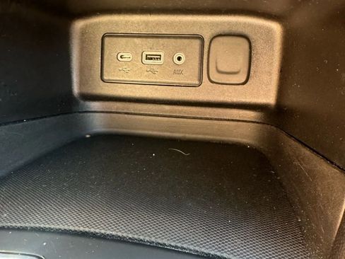 Used 2021 Chevrolet Equinox LT image 18