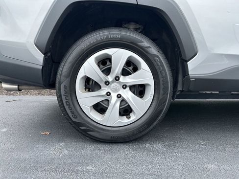 Certified 2024 Toyota RAV4 LE FWD image 35