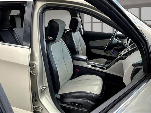 Used 2016 Chevrolet Equinox LTZ w/ Enhanced Convenience Package FWD image 7