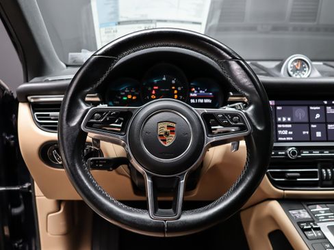 Certified 2020 Porsche Macan AWD/4WD image 25