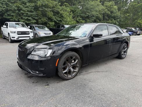 Used 2023 Chrysler 300 S w/ Comfort Group RWD image 8
