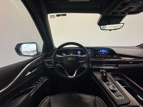 Used 2022 Cadillac Escalade Premium Luxury image 20