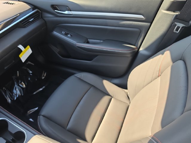 New 2026 Nissan Altima 2.5 SR w/ SR Premium Package FWD image 15