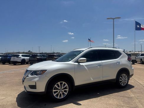 Used 2020 Nissan Rogue SV FWD image 9
