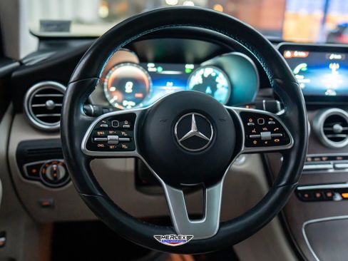 Used 2021 Mercedes-Benz GLC 300 4MATIC image 23