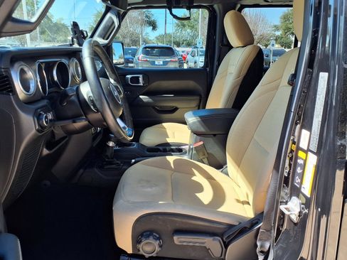 Used 2021 Jeep Wrangler Unlimited Sahara image 17