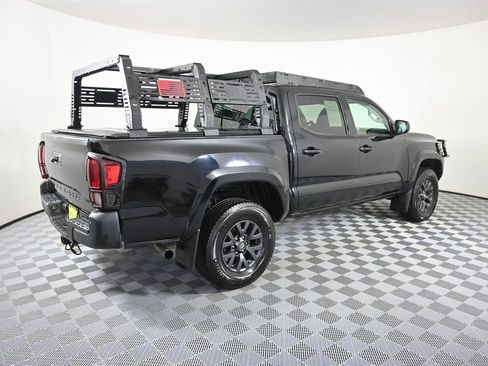 Used 2020 Toyota Tacoma SR5 AWD/4WD image 7