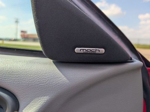 Used 2004 Ford Mustang GT RWD image 17