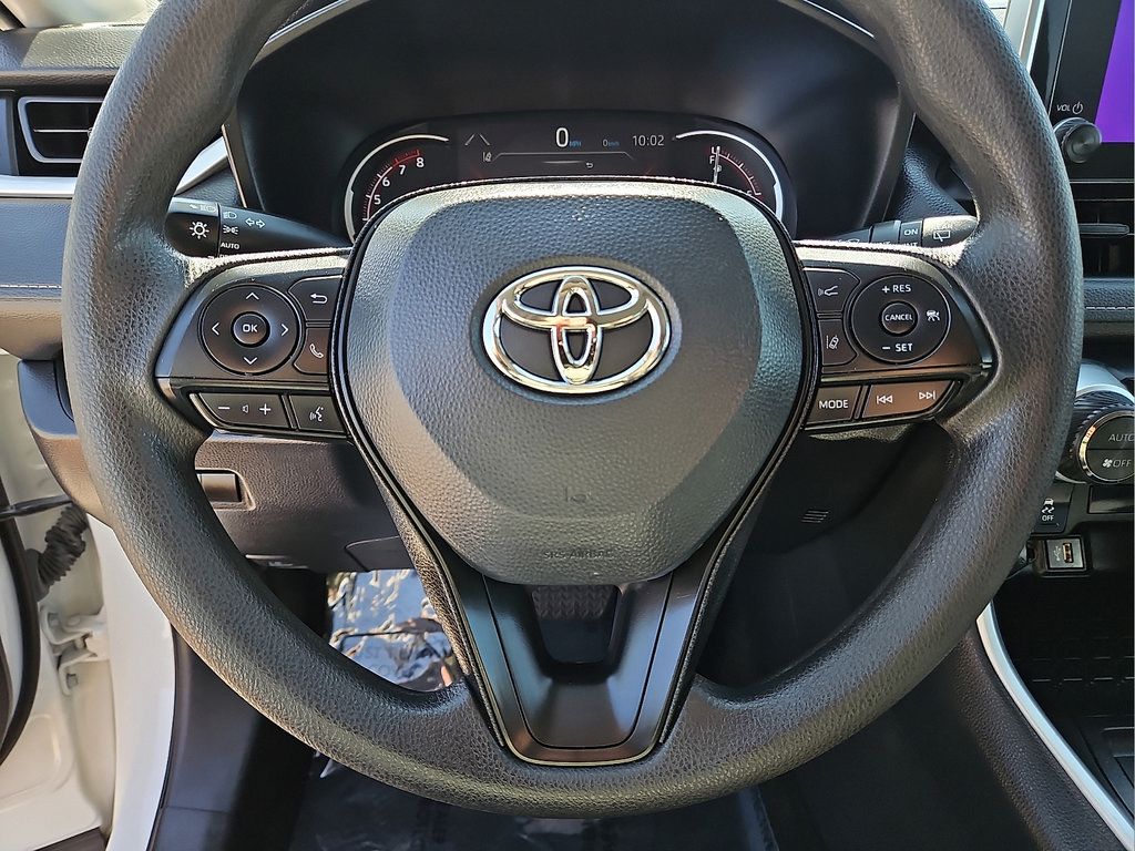 Used 2025 Toyota RAV4 XLE FWD image 24