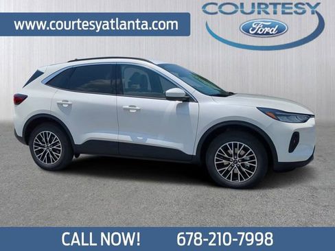 Used 2024 Ford Escape SE image 1