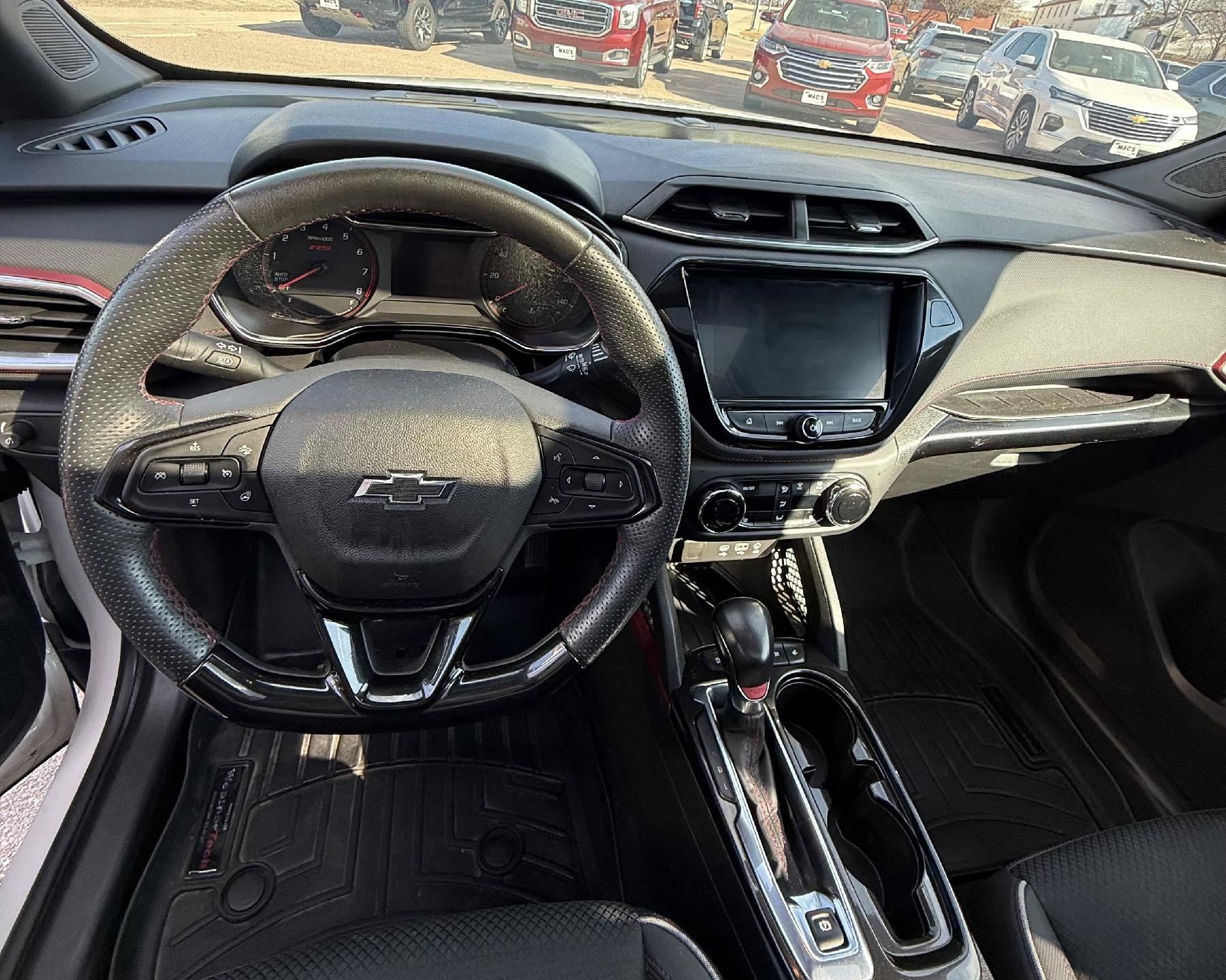 Used 2022 Chevrolet TrailBlazer RS w/ Sun and Liftgate Package FWD image 7
