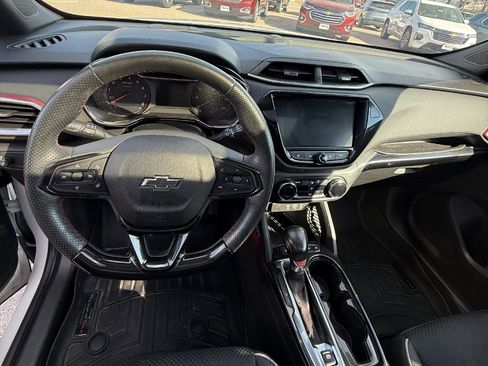 Used 2022 Chevrolet TrailBlazer RS w/ Sun and Liftgate Package image 7