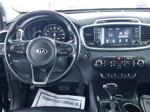 Used 2018 Kia Sorento EX FWD image 17