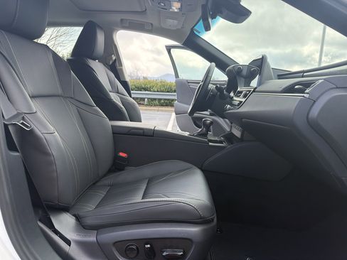 Used 2025 Lexus ES 300h w/ Technology Package image 20