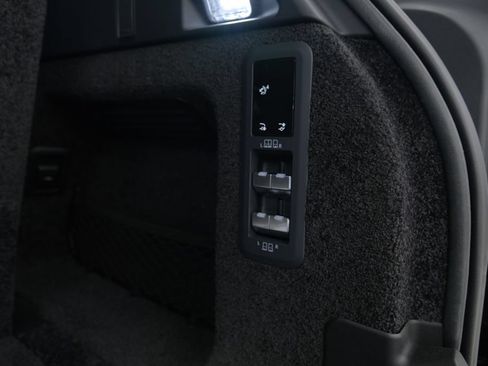 Used 2026 Land Rover Range Rover Long Wheelbase SE AWD/4WD image 20