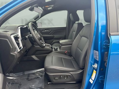 Used 2024 GMC Canyon Elevation w/ Elevation Premium Package AWD/4WD image 5