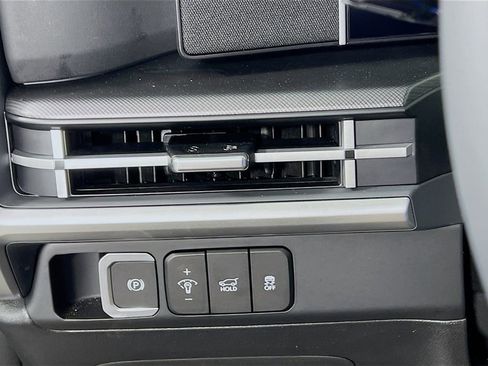 New 2026 Hyundai Santa Fe SE image 9