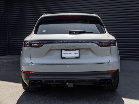 Certified 2022 Porsche Cayenne Platinum Edition AWD/4WD image 8
