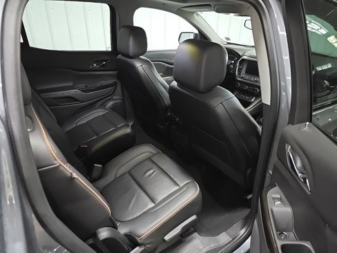 Used 2022 GMC Acadia AT4 image 18