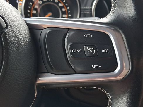 Used 2021 Jeep Gladiator Overland w/ Popular Equipment Package AWD/4WD image 24