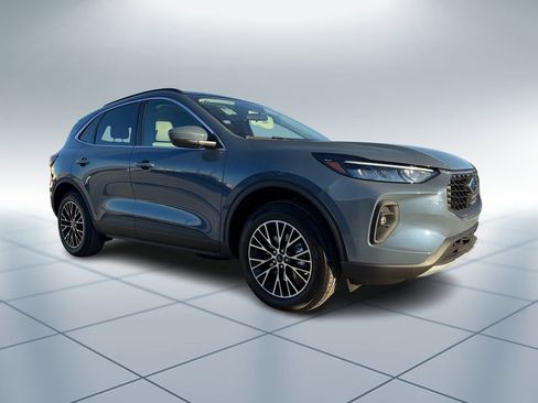 New 2026 Ford Escape SE image 2