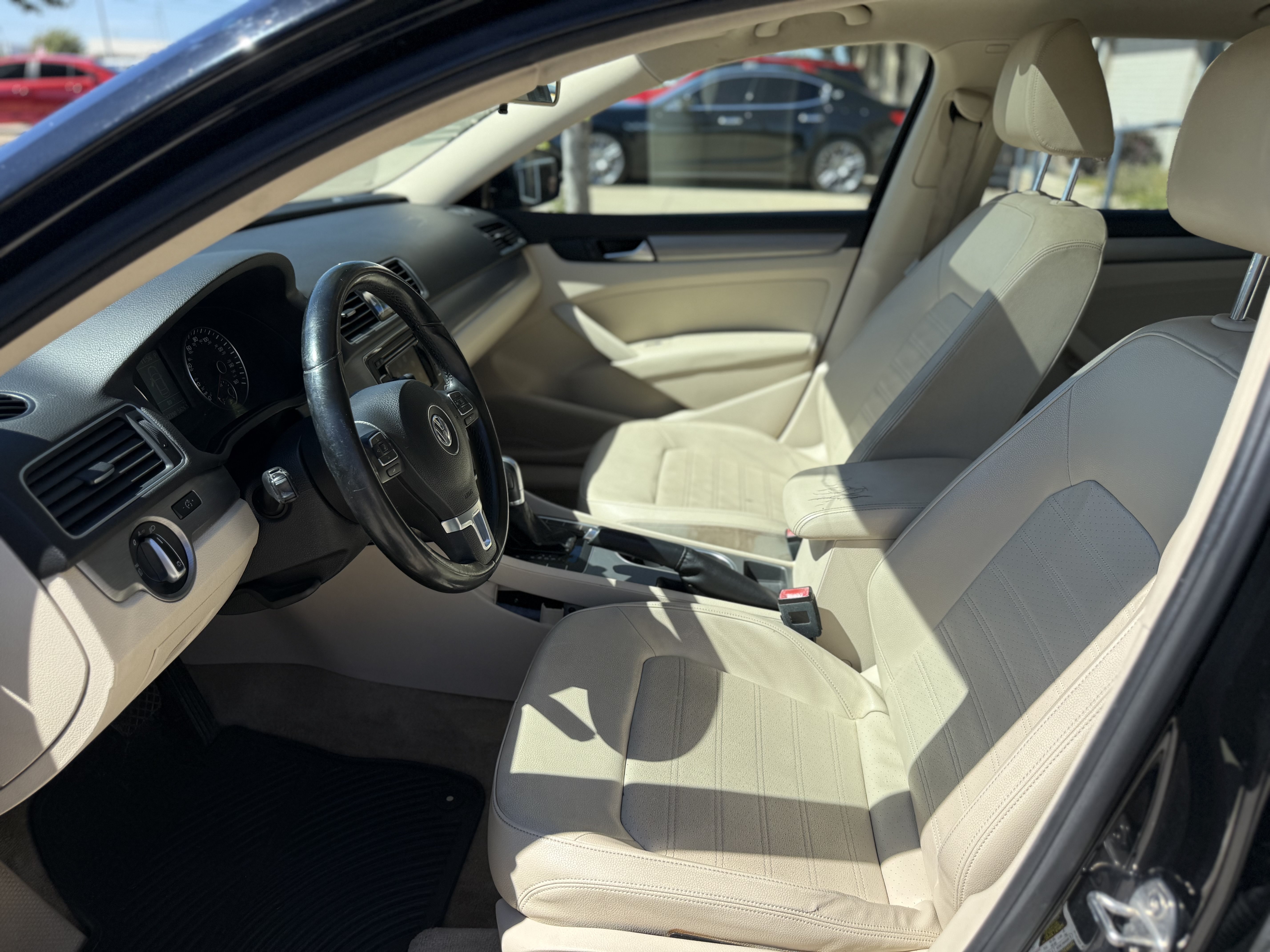 Used 2015 Volkswagen Passat 1.8T SE FWD image 10
