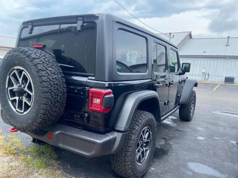 Used 2026 Jeep Wrangler Unlimited Rubicon AWD/4WD image 5