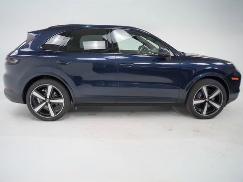 Certified 2025 Porsche Cayenne image 7